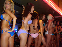 women in club